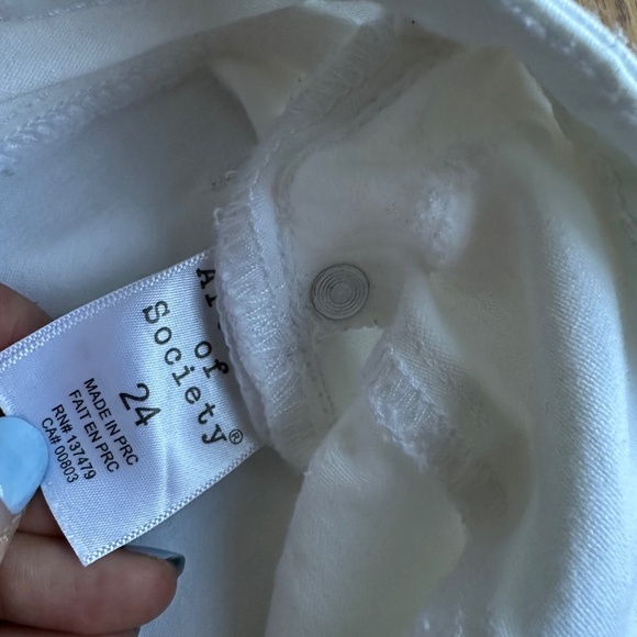*ARTICLES OF SOCIETY* White Cutoff Jeans Size 24 - Picture 8 of 10